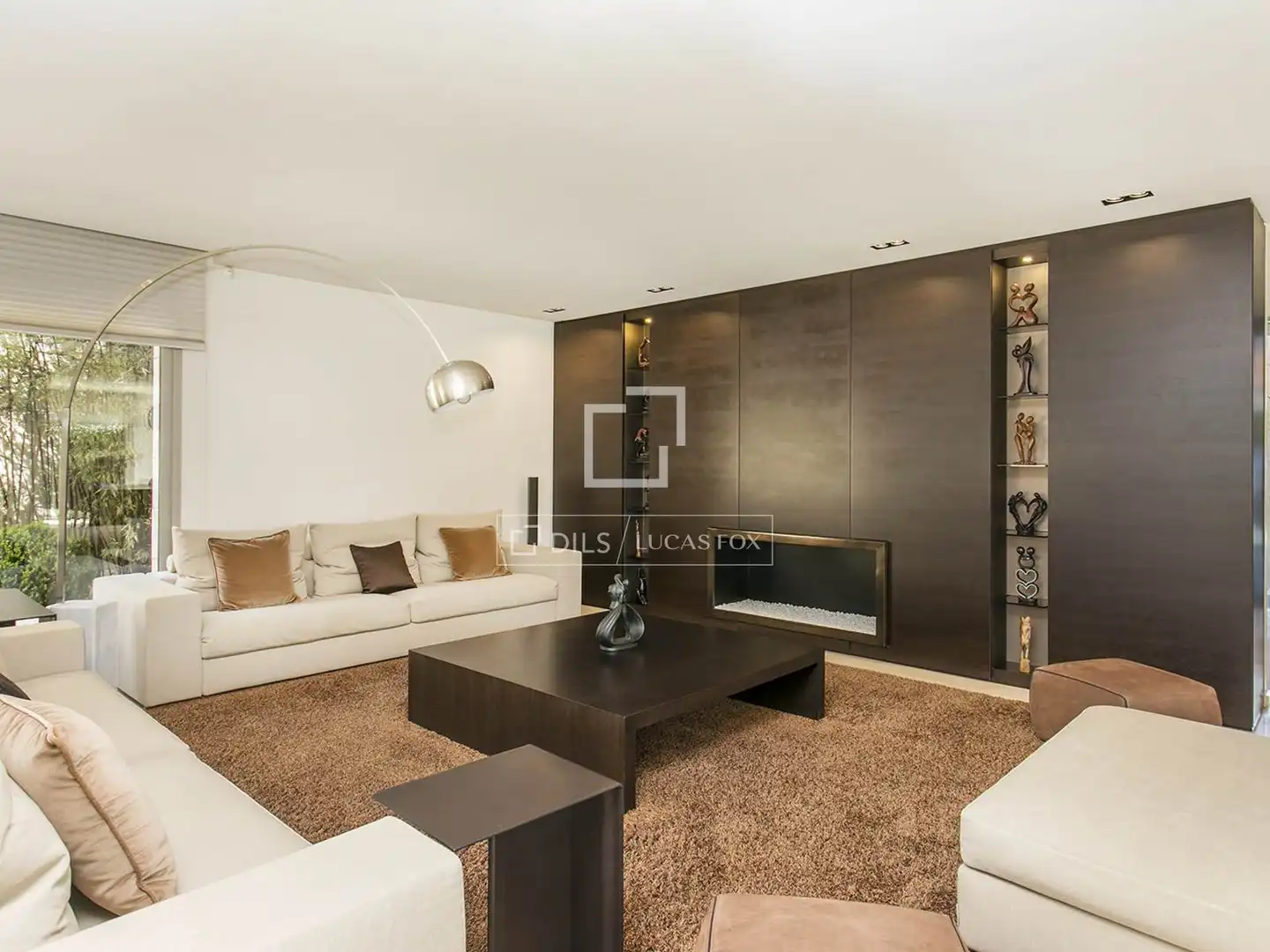Sala d'estar de Casa o xalet en venda en Barcelona amb Aire condicionat, Calefacció i Jardí privat