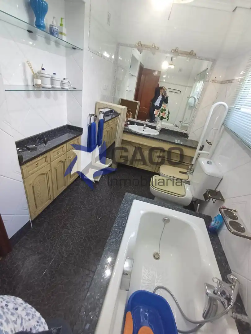 Badezimmer von Haus oder Chalet zum Verkauf in Córdoba mit Schwimmbad