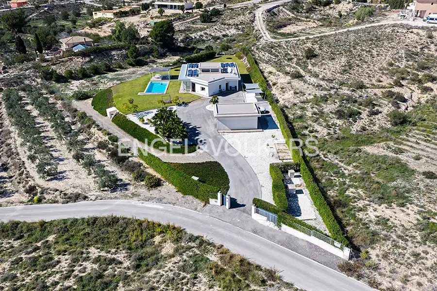Casa o xalet en venda en Alicante / Alacant amb Aire condicionat, Calefacció i Jardí privat
