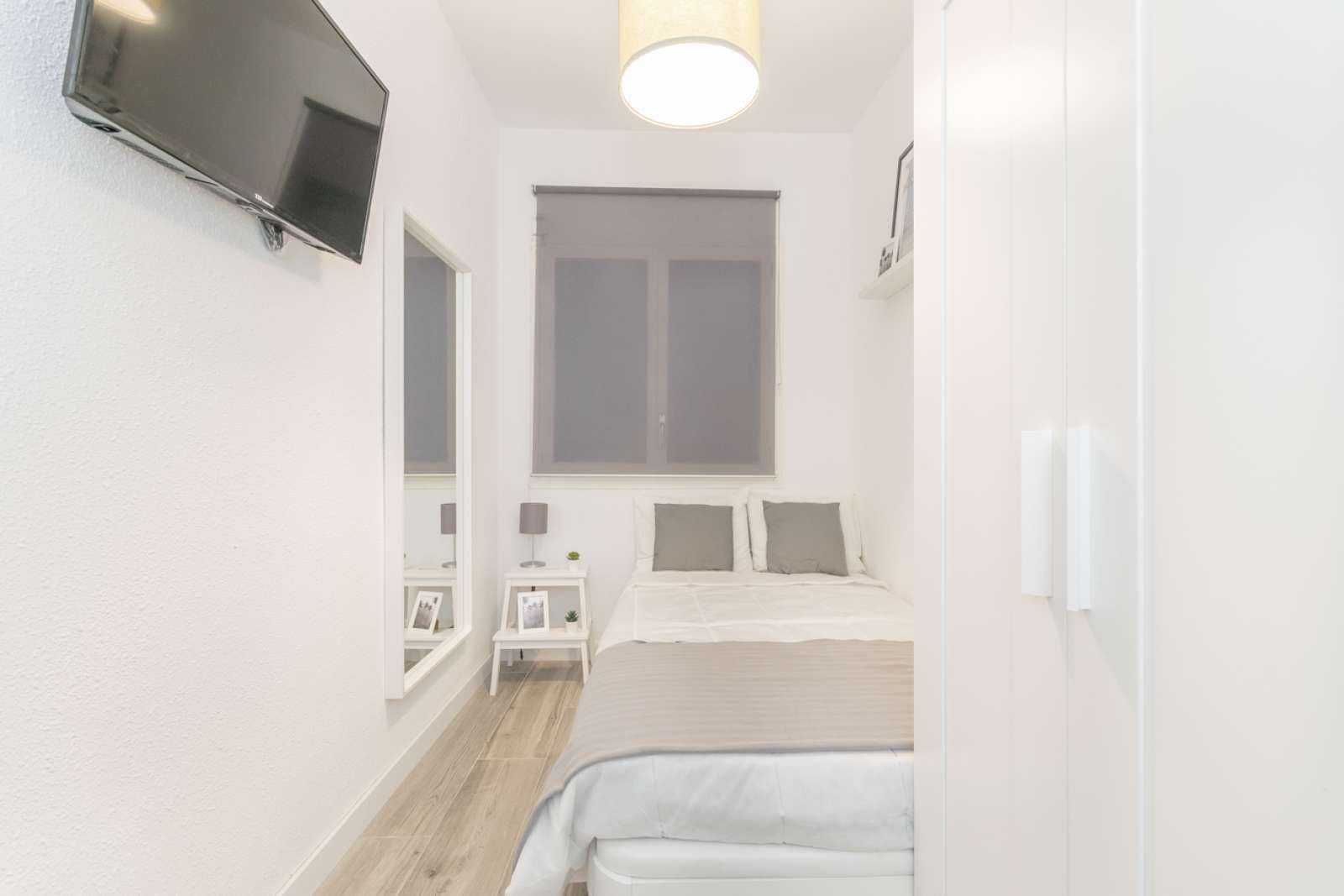 Bedroom of Flat to share in  Barcelona Capital  with Air Conditioner and Terrace