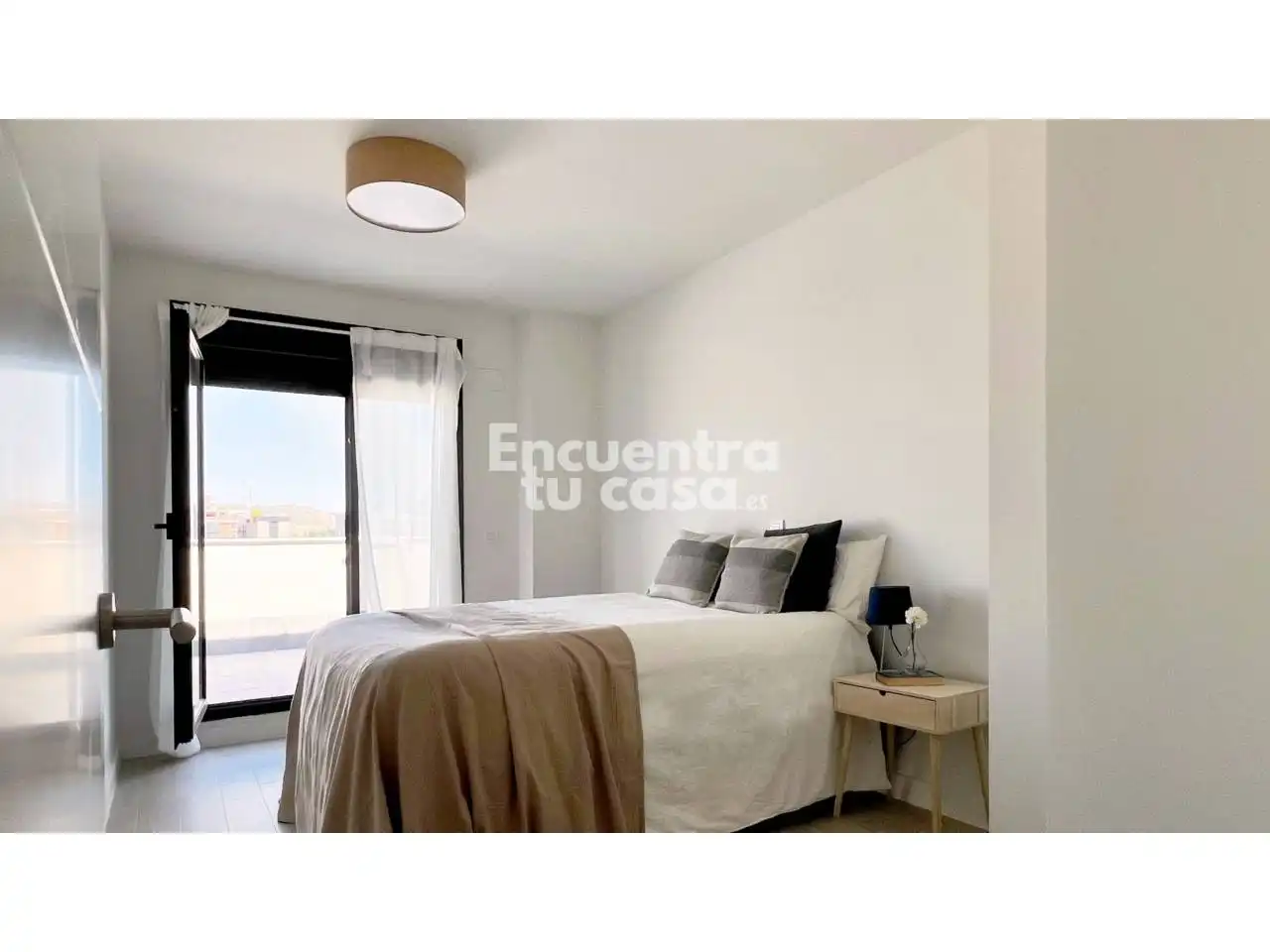 Schlafzimmer von Dachboden zur Miete in Guadalajara mit Klimaanlage, Heizung und Terrasse