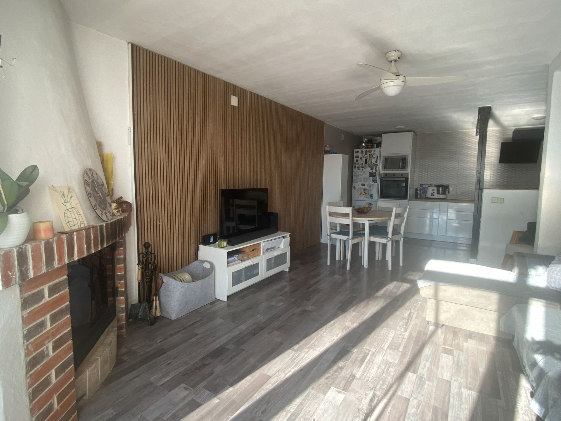 Sala de estar de Casa adosada en venta en Cubelles con Aire acondicionado, Calefacción y Terraza