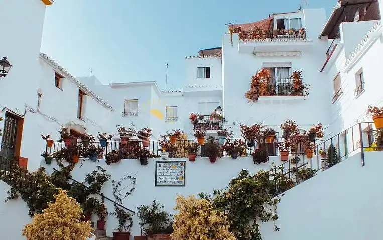Vista exterior de Casa o xalet en venda en Torrox amb Terrassa i Forn