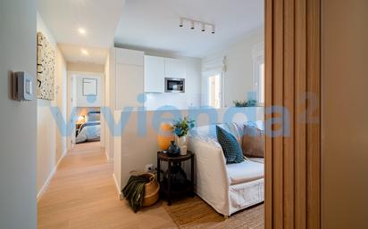 Living room of Flat to rent in  Madrid Capital  with Air Conditioner, Heating and Balcony