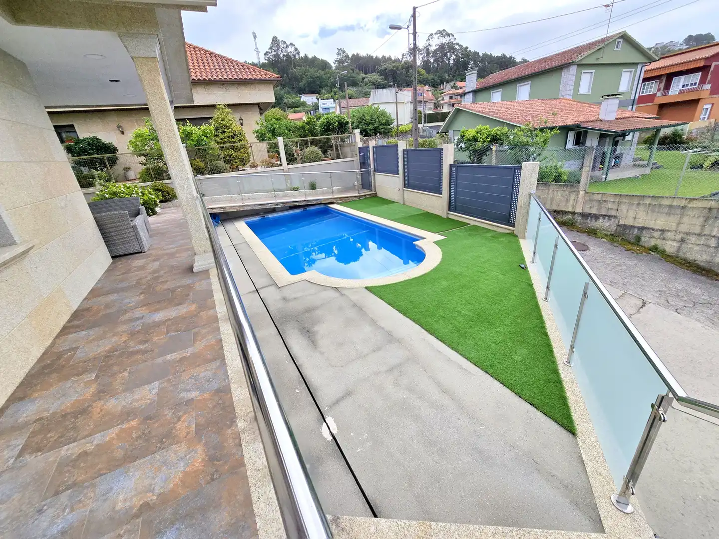 Piscina de Casa o xalet en venda en Vigo  amb Calefacció, Jardí privat i Terrassa