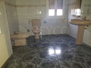 Maison mitoyenne avec balcon à vendre à Calle Santo Tomas