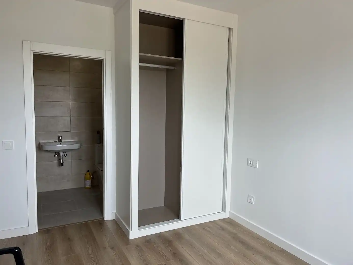 Schlafzimmer von Wohnung zur Miete in Siero mit Klimaanlage, Heizung und Terrasse