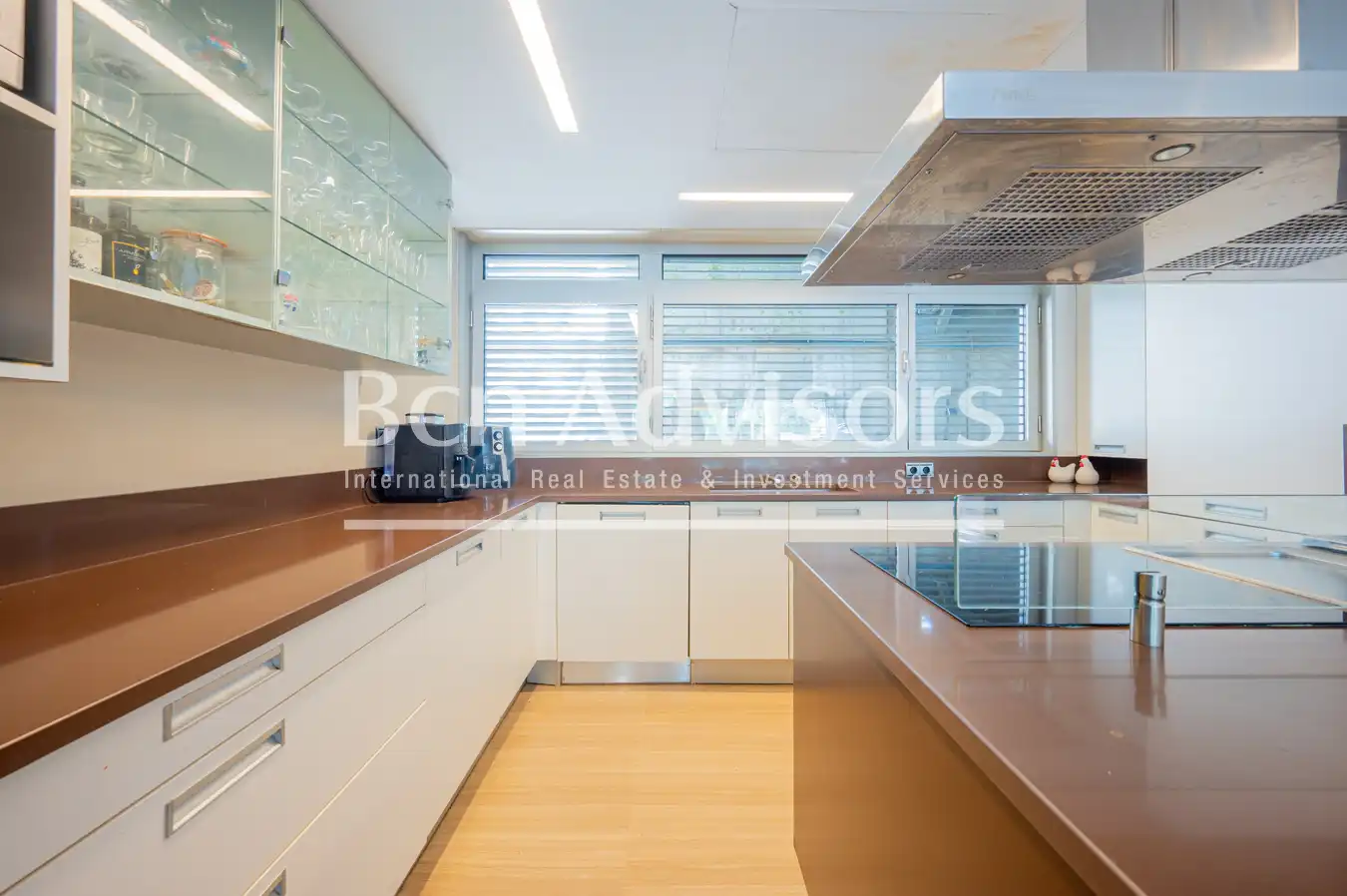 Cocina de Casa o chalet en venta en Barcelona con Aire acondicionado, Calefacción y Jardín privado