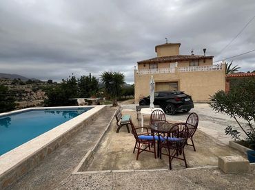 Villa con piscina in vendita a Relleu
