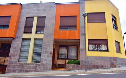 Vista exterior de Casa adosada en venda en Icod de los Vinos