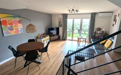 Living room of Single-family semi-detached for sale in Esparreguera  with Air Conditioner, Heating and Private garden