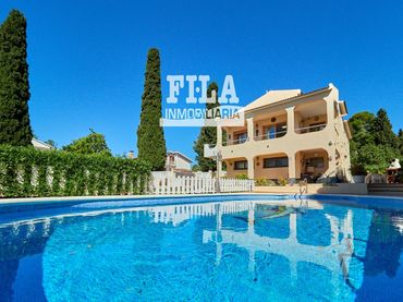 Xalet amb piscina en venda a Els Masos - Els Garrofers