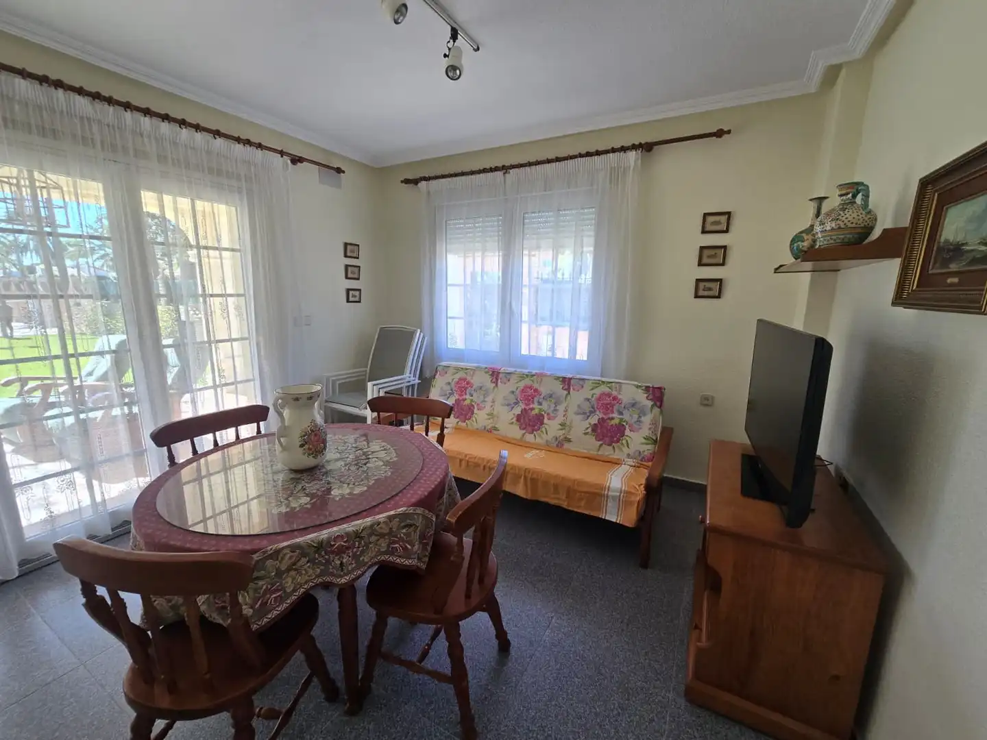 Sala d'estar de Casa o xalet en venda en Orihuela amb Aire condicionat, Calefacció i Jardí privat