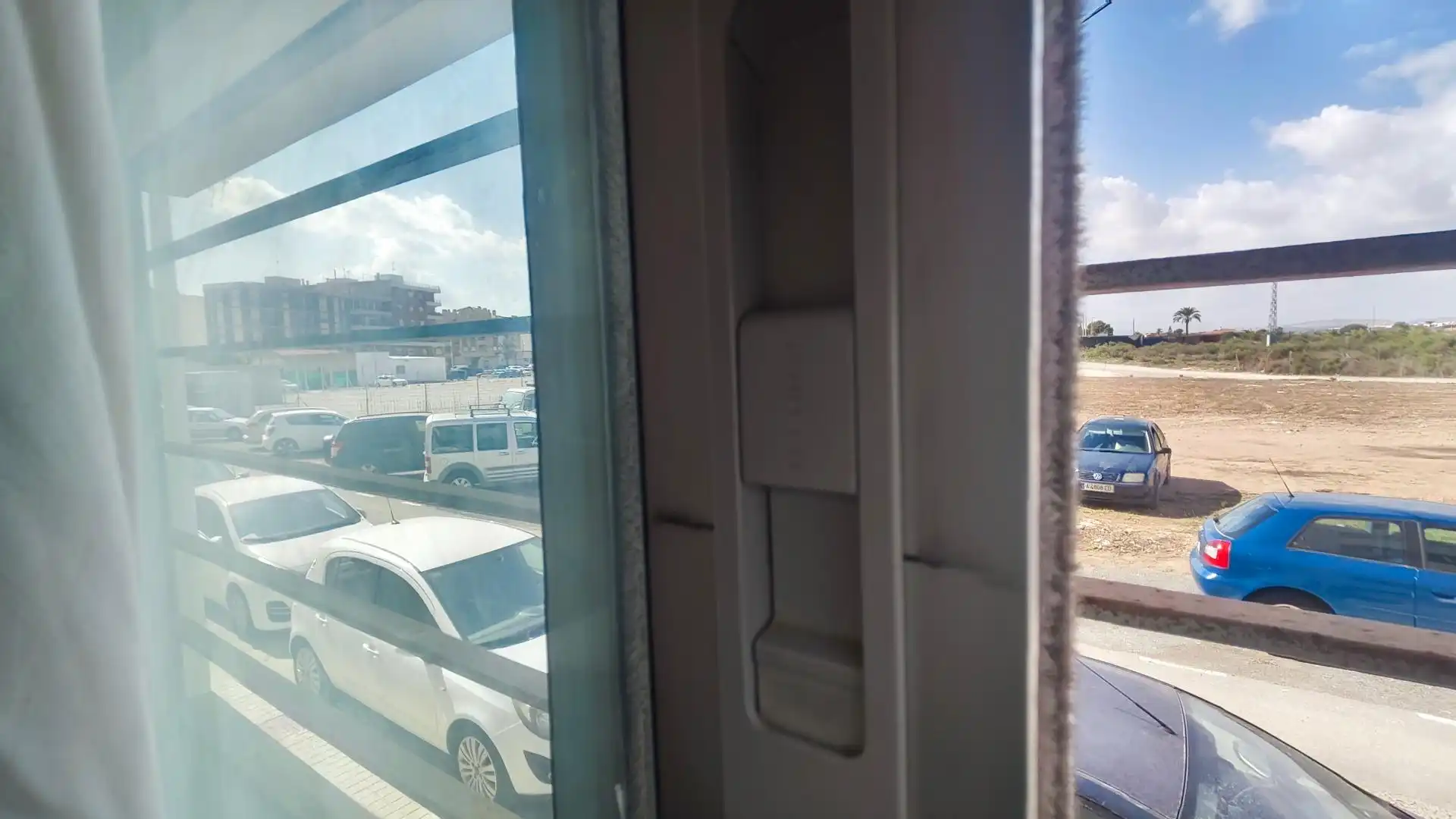 Aparcament de Pis en venda en Elche / Elx amb Aire condicionat, Moblat i Alarma