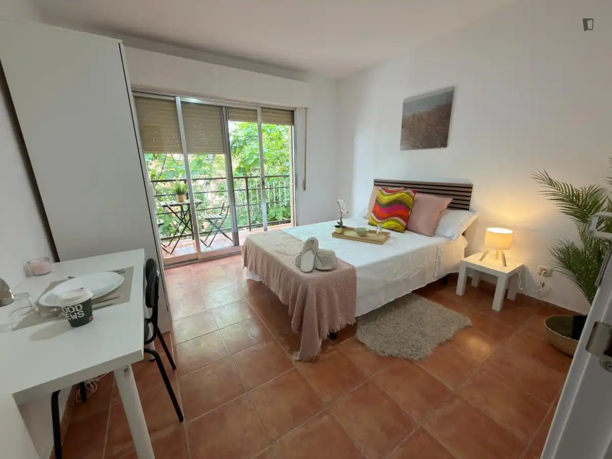 Dormitori de Apartament per a compartir en Parla amb Calefacció, Moblat i Forn