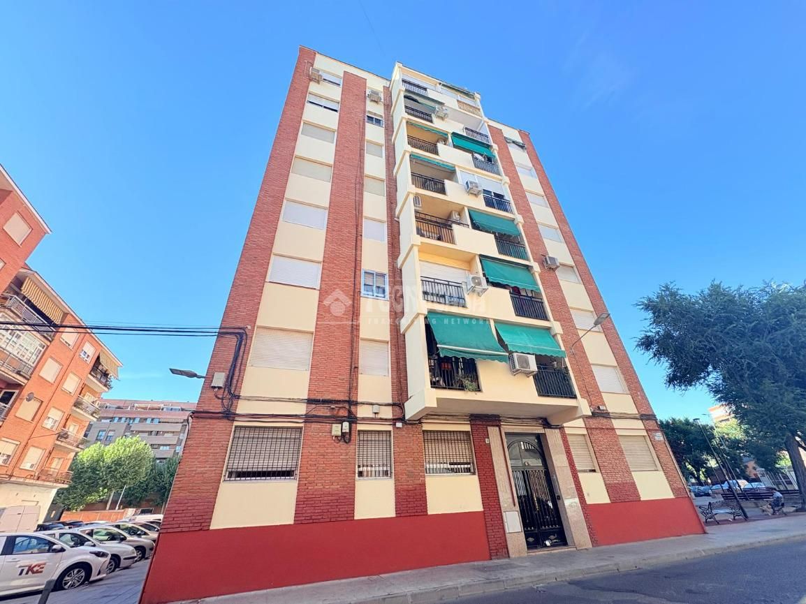 Vista exterior de Pis en venda en Talavera de la Reina