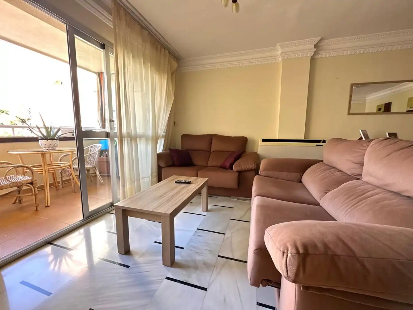 Living room of Flat for sale in Vélez-Málaga  with Air Conditioner, Heating and Terrace
