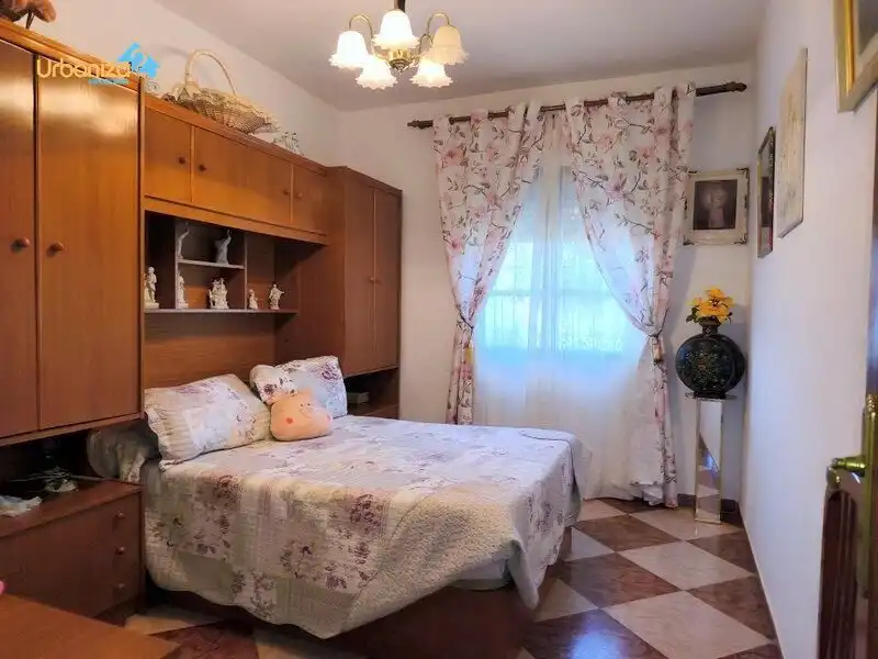 Schlafzimmer von Country house zum Verkauf in Villanueva del Fresno mit Klimaanlage und Alarm