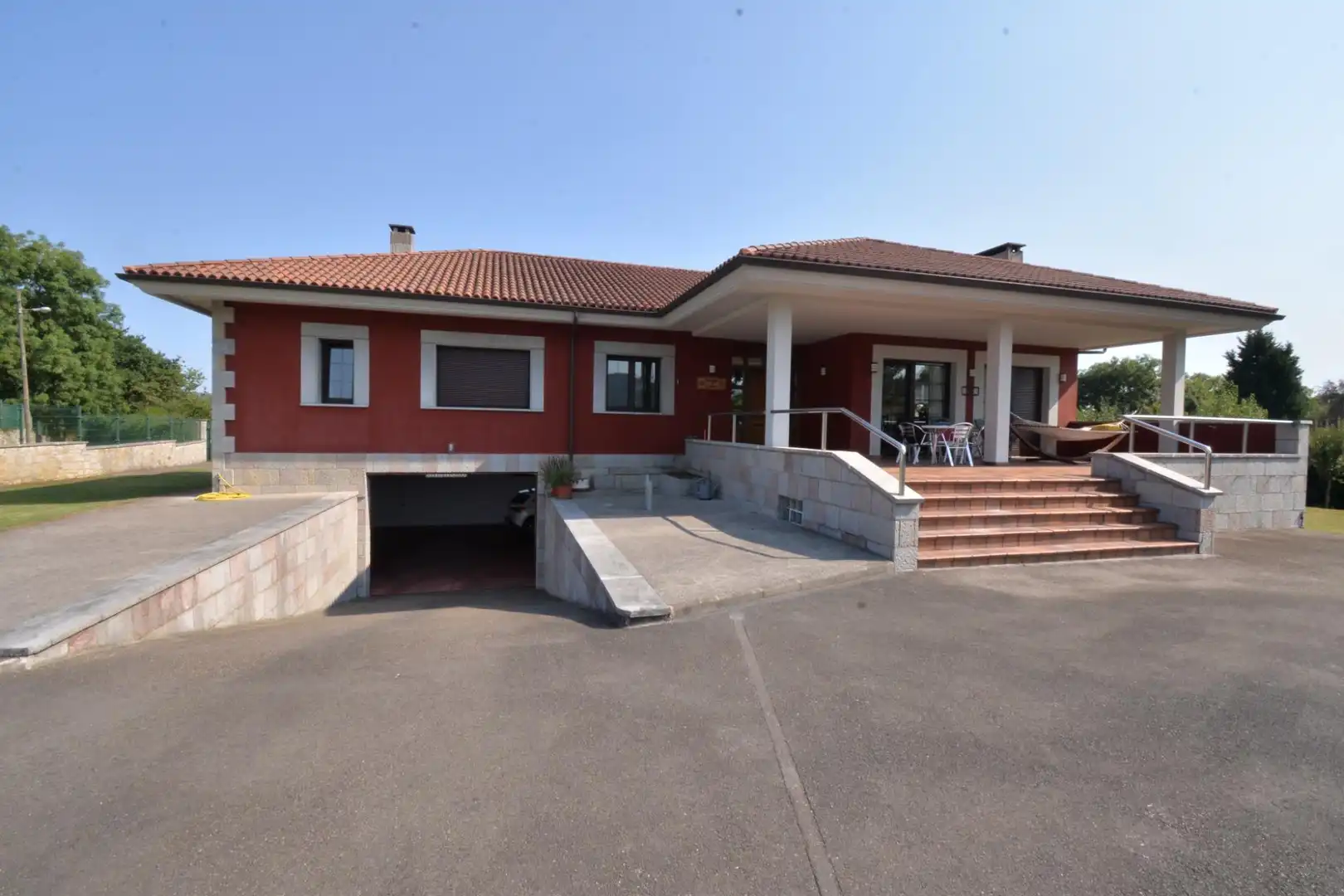 Vista exterior de Casa o chalet en venta en Oviedo  con Calefacción, Jardín privado y Terraza