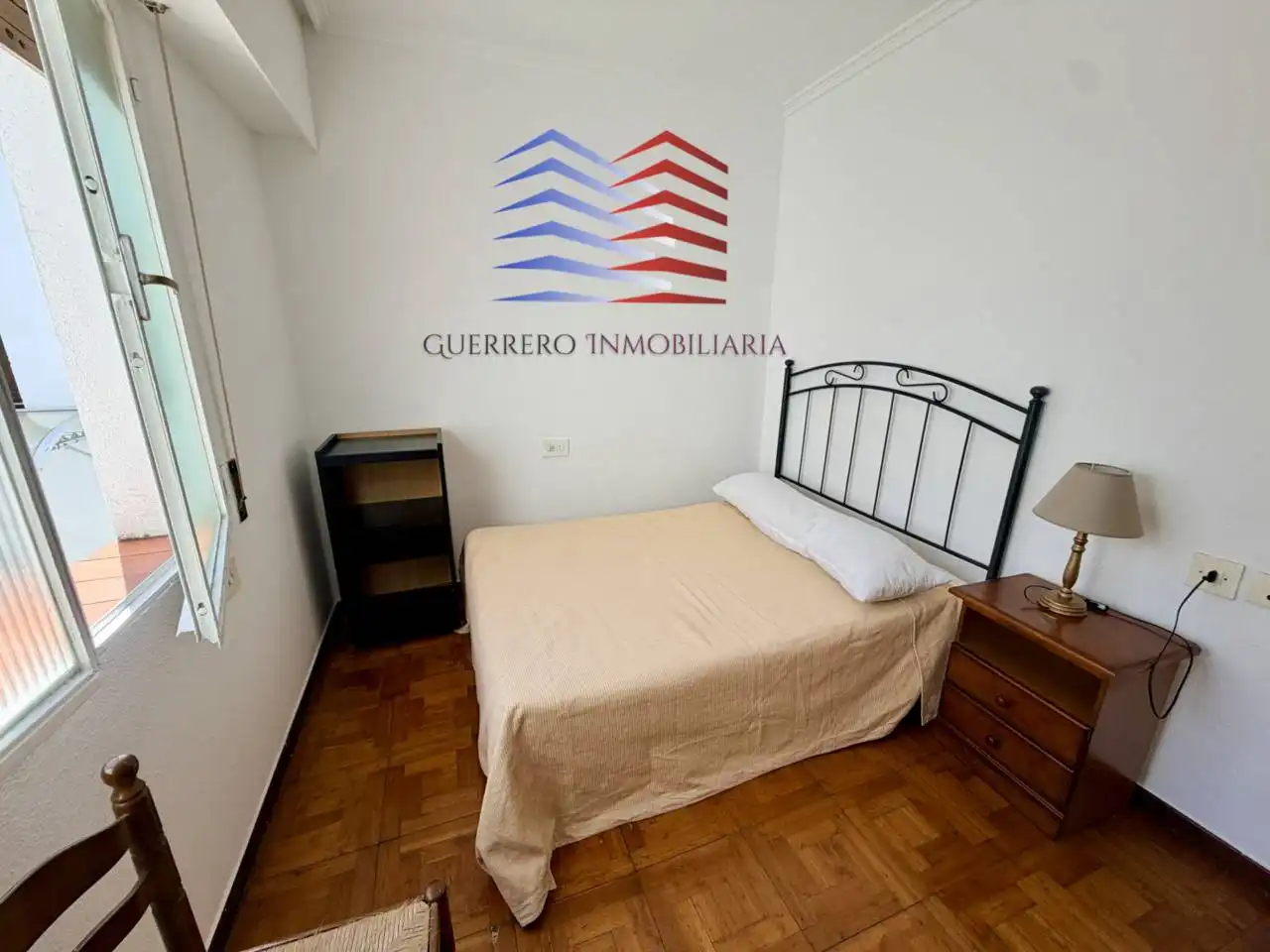 Dormitori de Pis de lloguer en Ourense Capital  amb Calefacció, Parquet i Traster
