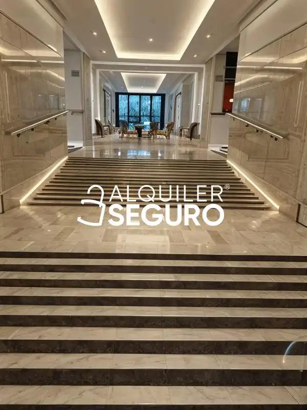 Piso de alquiler en Granada con Terraza y Amueblado