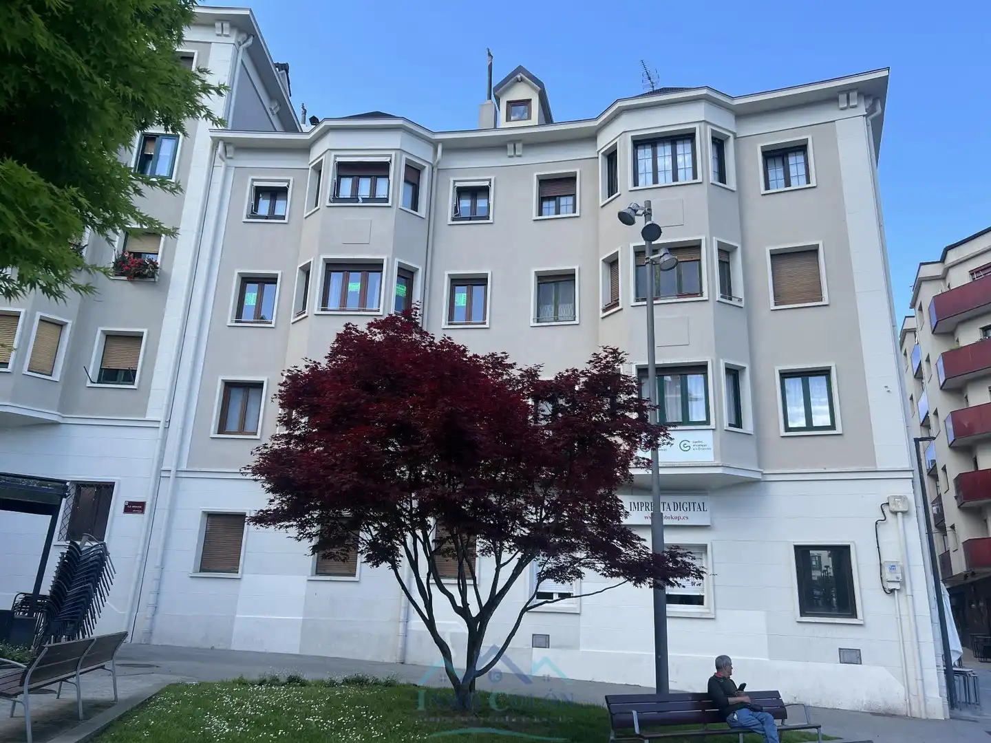 Vista exterior de Piso en venta en Irun  con Calefacción y Trastero