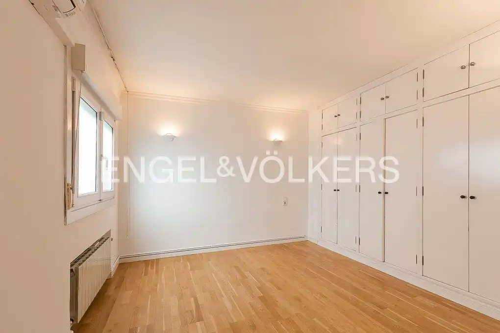 Habitación de Piso en venta en Valencia con Aire acondicionado, Calefacción y Parquet