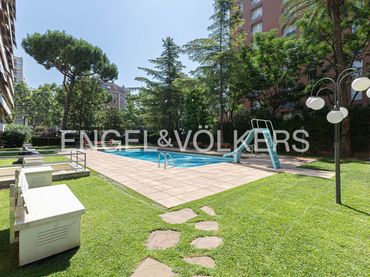 Wohnung mit Balkon zum Verkauf in Les Corts