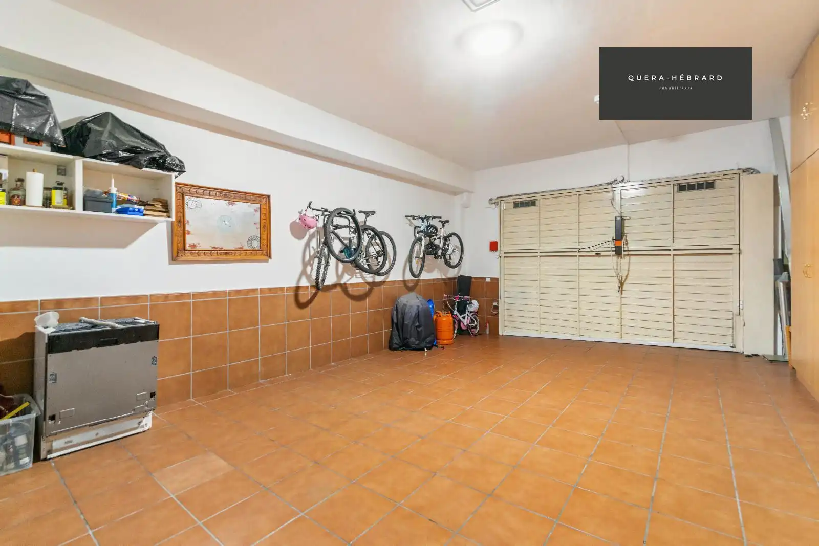Parking de Casa adosada en venta en Rubí con Aire acondicionado, Calefacción y Parquet