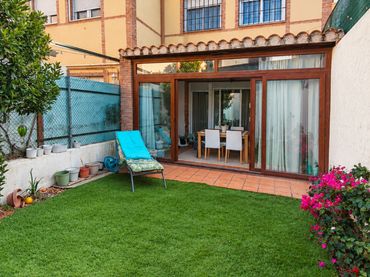 Casa a schiera con balcone in vendita a Calle Nogal