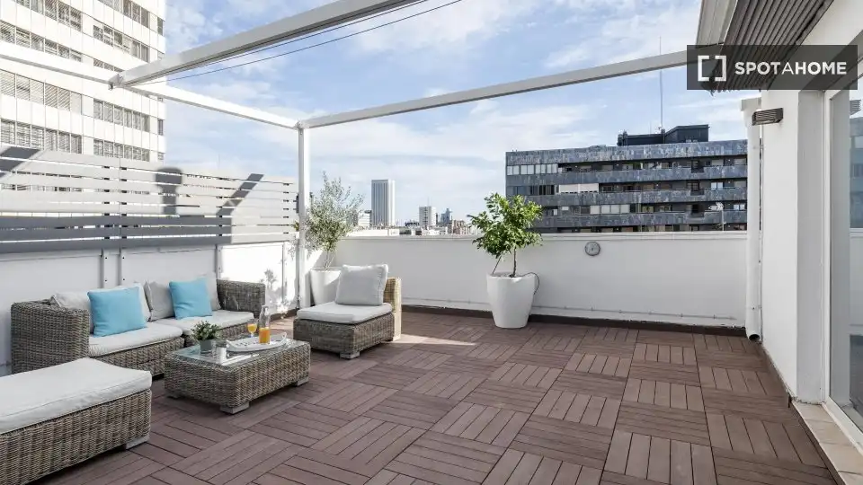 Appartamento con terrazza in affitto a Tetuán, imagen 2