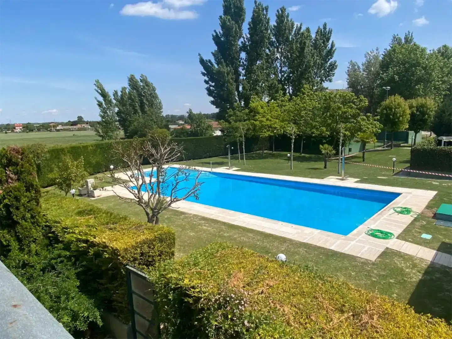 Piscina de Pis en venda en Grijota amb Jardí privat, Parquet i Piscina