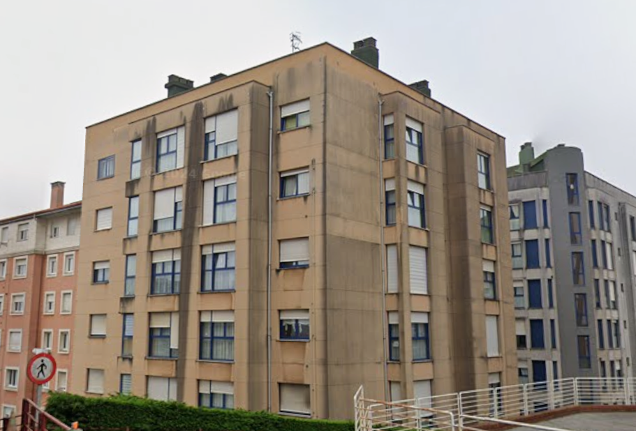 Vista exterior de Piso en venta en Avilés