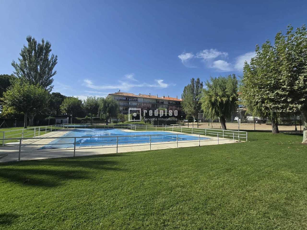 Piscina de Piso en venta en Collado Villalba con Calefacción, Terraza y Piscina