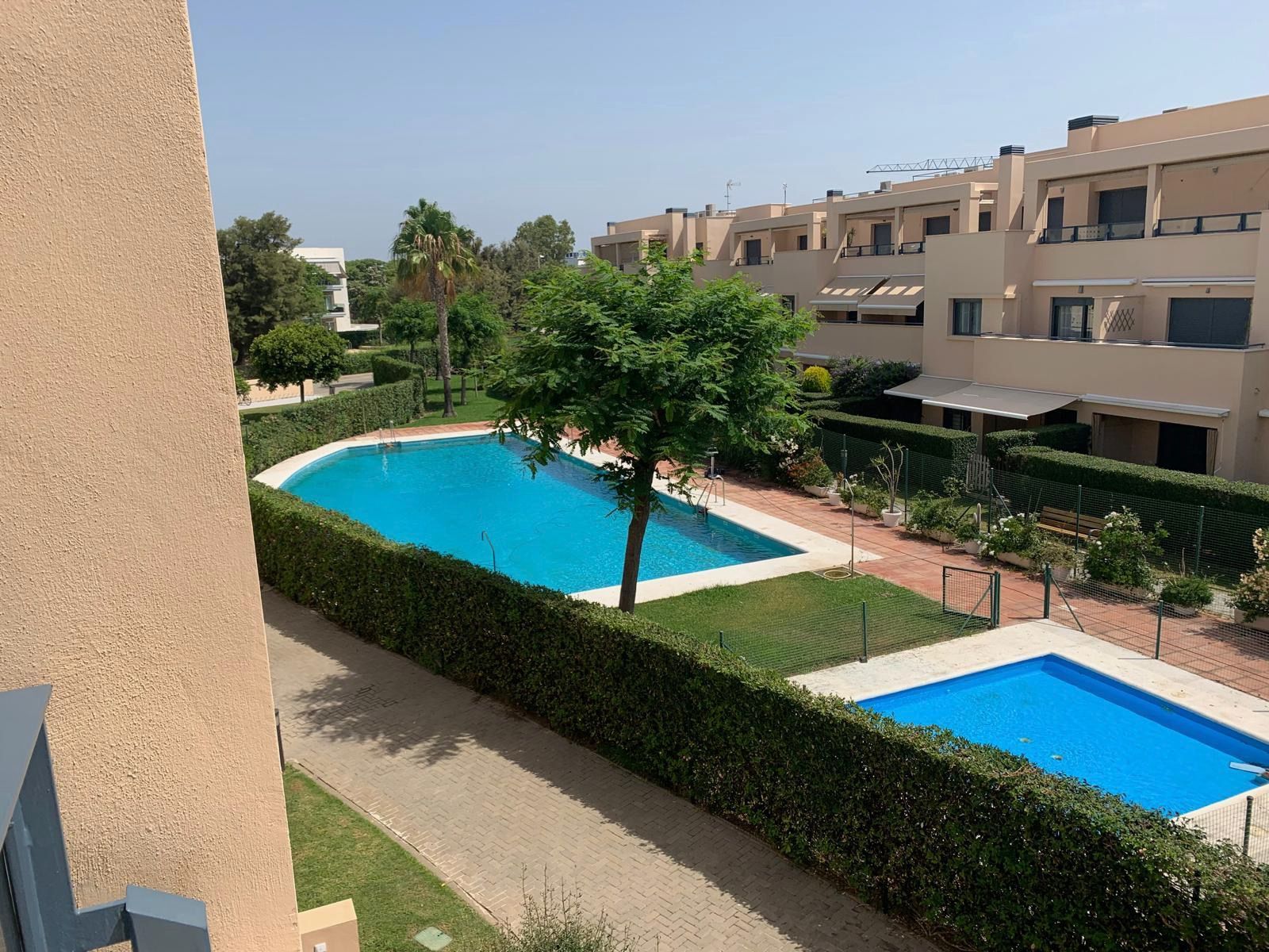 Swimming pool of Flat for sale in Chipiona