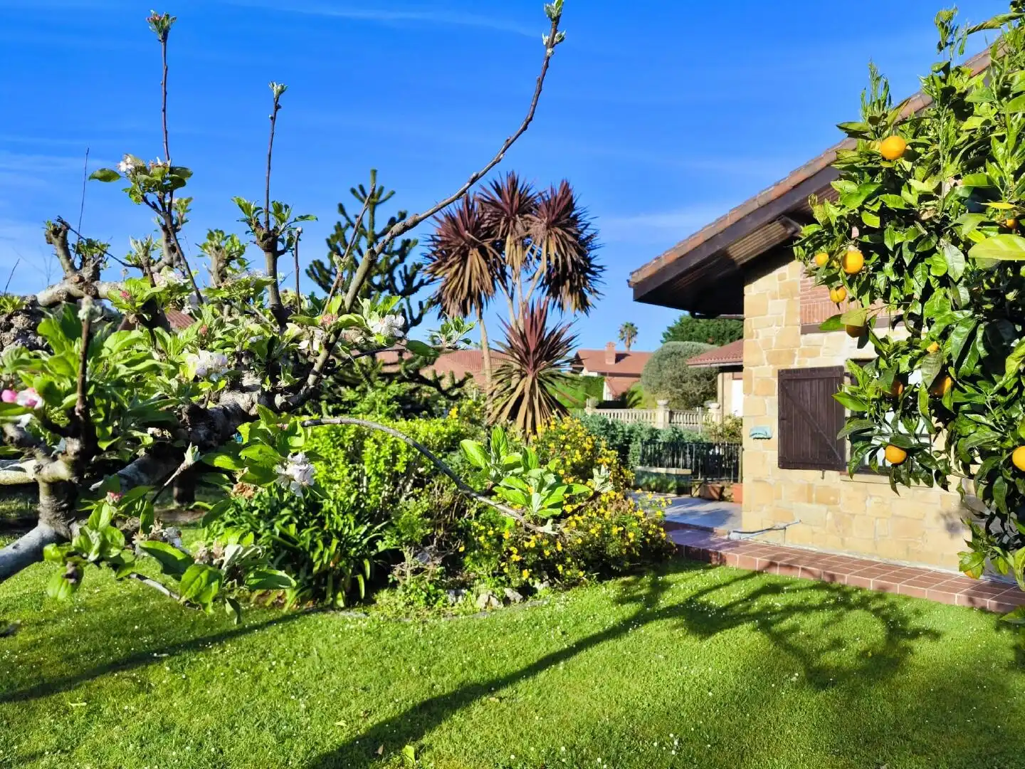 Jardí de Casa o xalet en venda en Castro-Urdiales