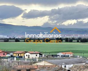 Vista exterior de Casa o xalet en venda en Hervías amb Terrassa, Traster i Moblat