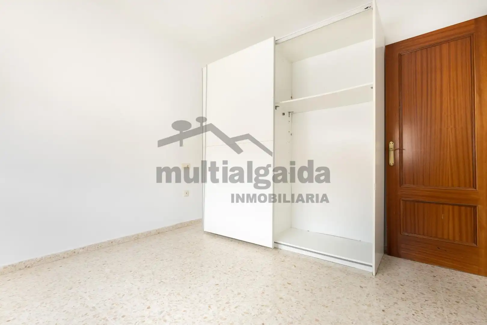 Habitación de Casa adosada en venta en Sanlúcar de Barrameda con Jardín privado