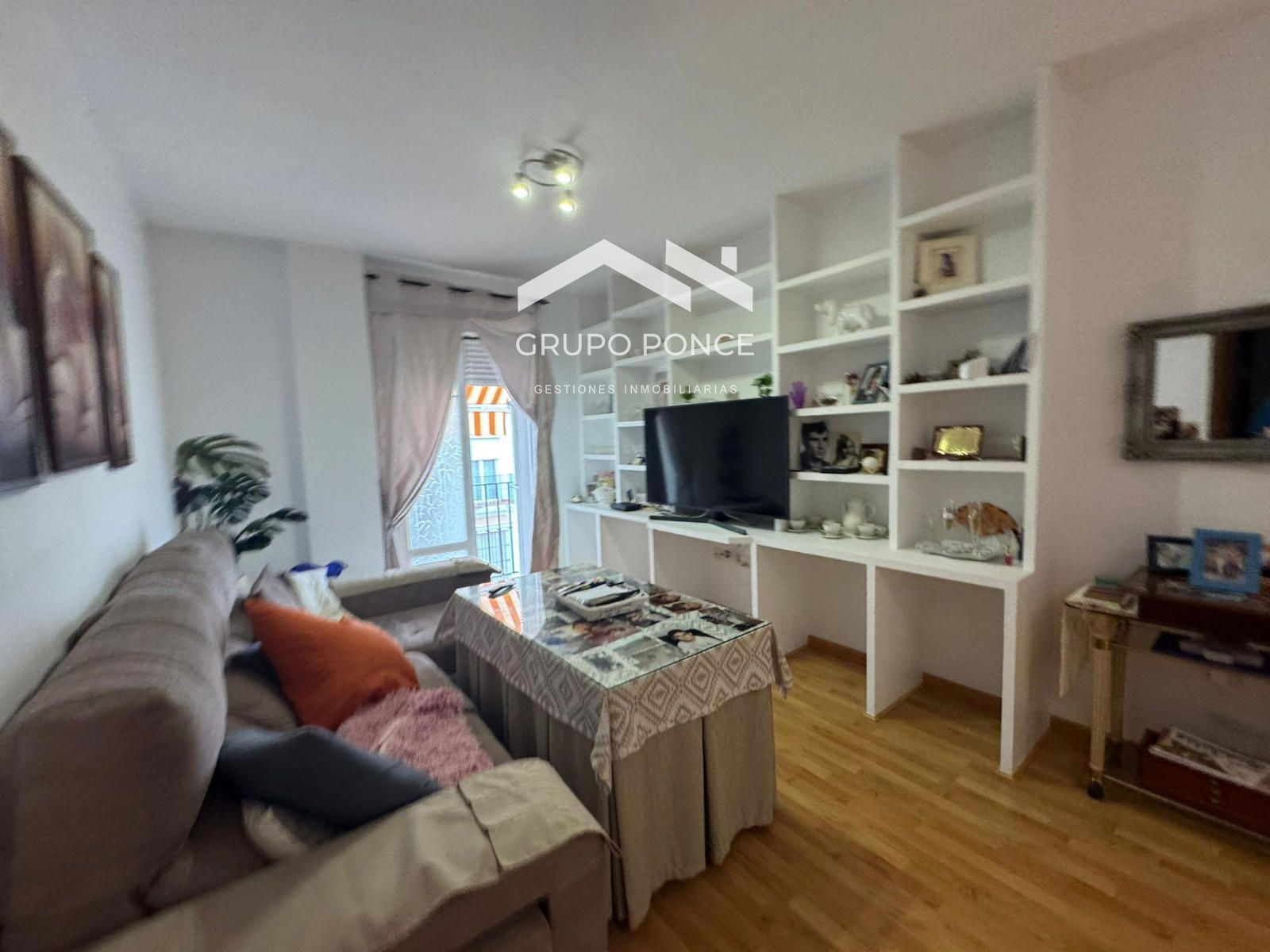 Sala d'estar de Pis en venda en Arcos de la Frontera amb Aire condicionat i Terrassa