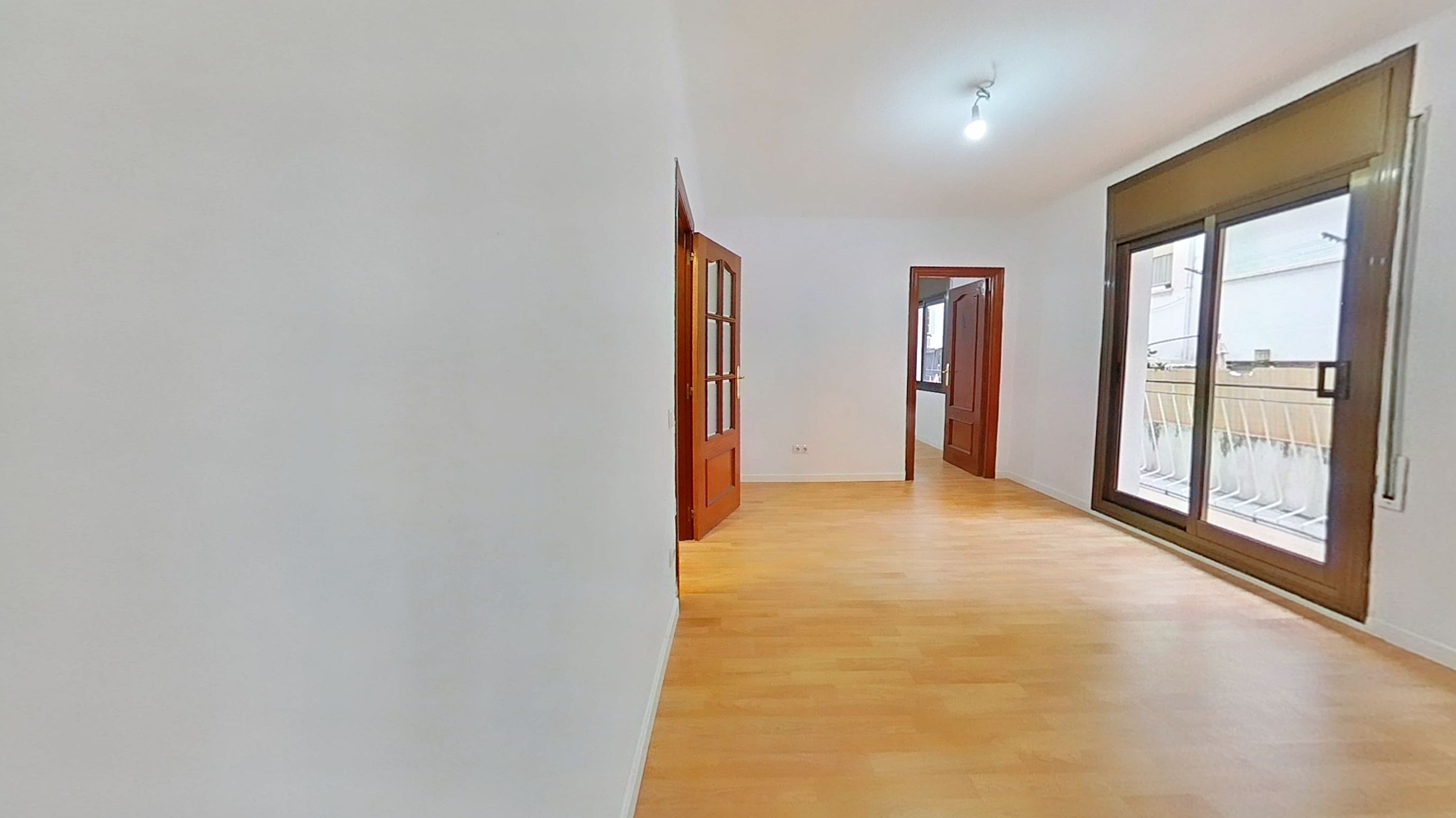 Flat for sale in  Barcelona Capital  with Oven