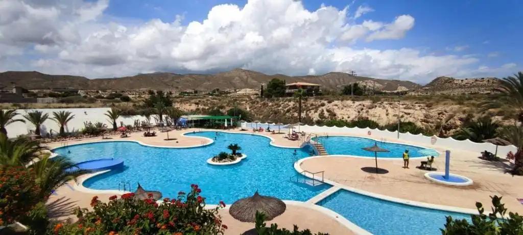 Bungalow con piscina en venta en Carretera Alicante-Valenc