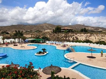Bungalow con piscina en venta en Carretera Alicante-Valenc