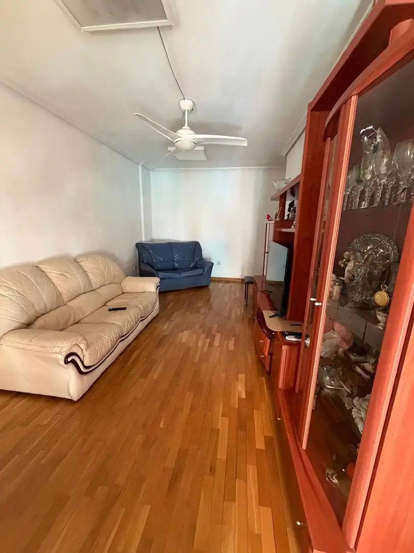 Piso con terraza en venta en Casco Urbano