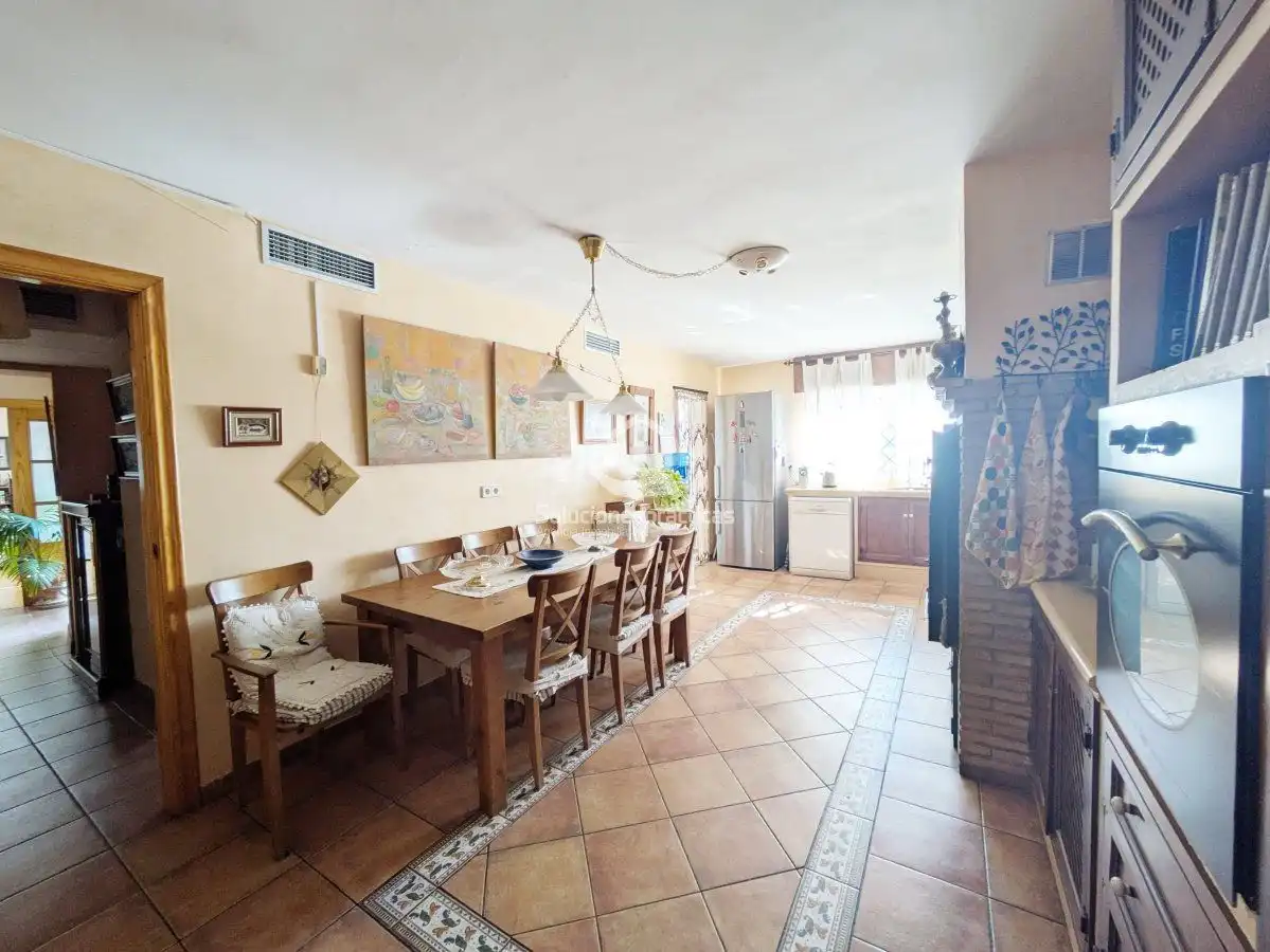 Menjador de Casa o xalet en venda en Jaén amb Aire condicionat, Terrassa i Traster