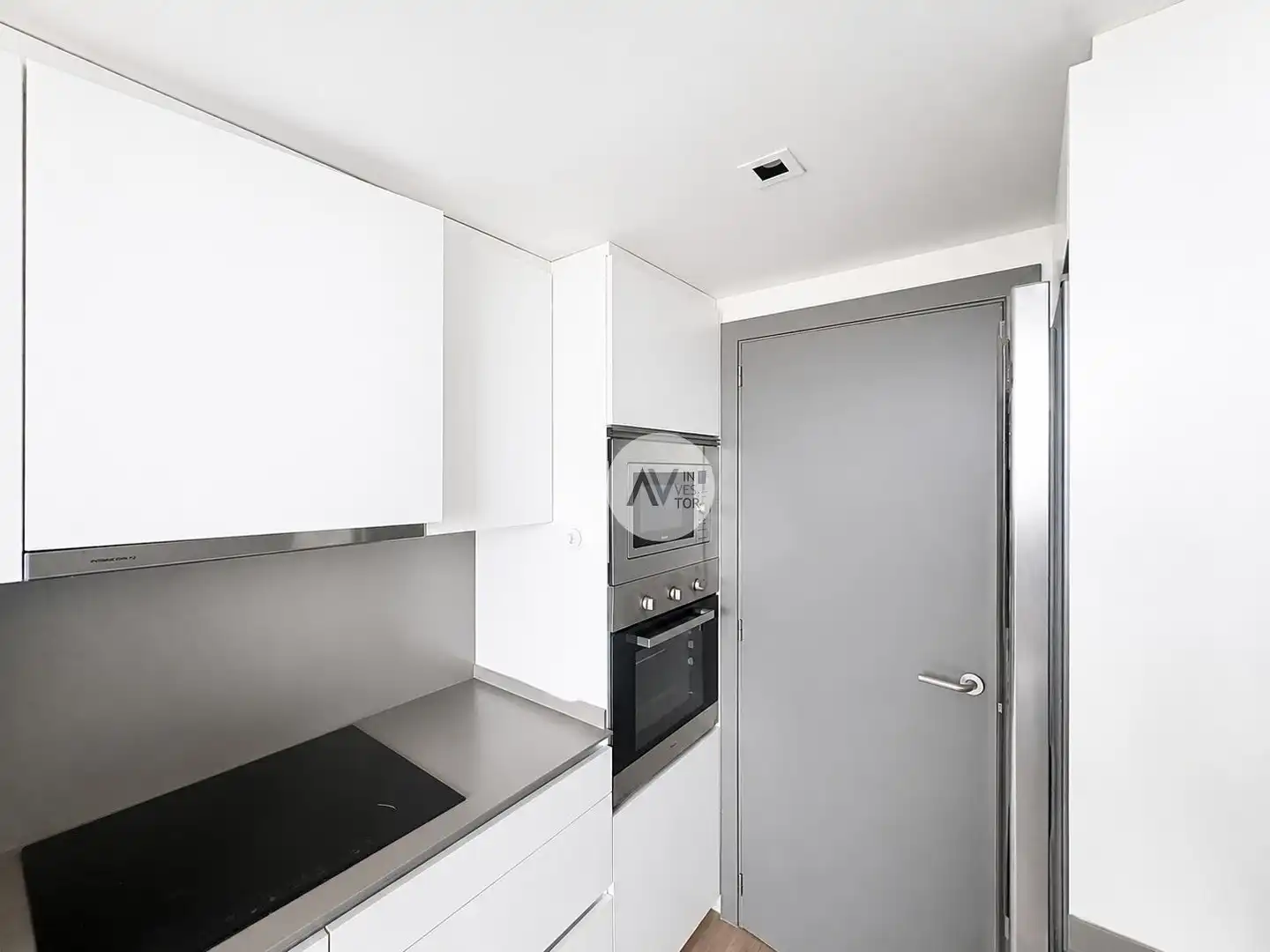 Cocina de Apartamento en venta en Barcelona con Aire acondicionado, Calefacción y Jardín privado