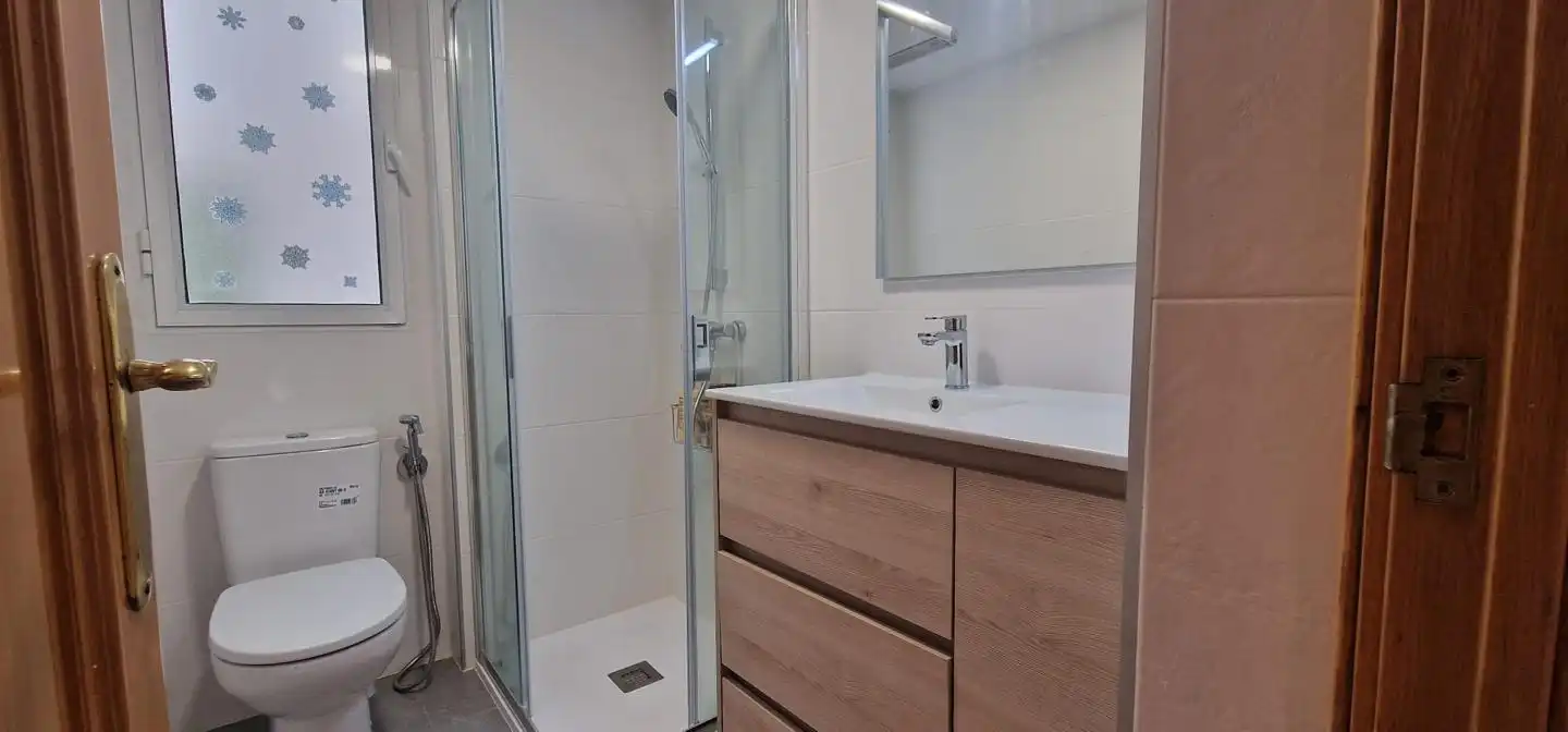 Bathroom of Flat for sale in Zaragoza  with Air Conditioner, Heating and Furnished