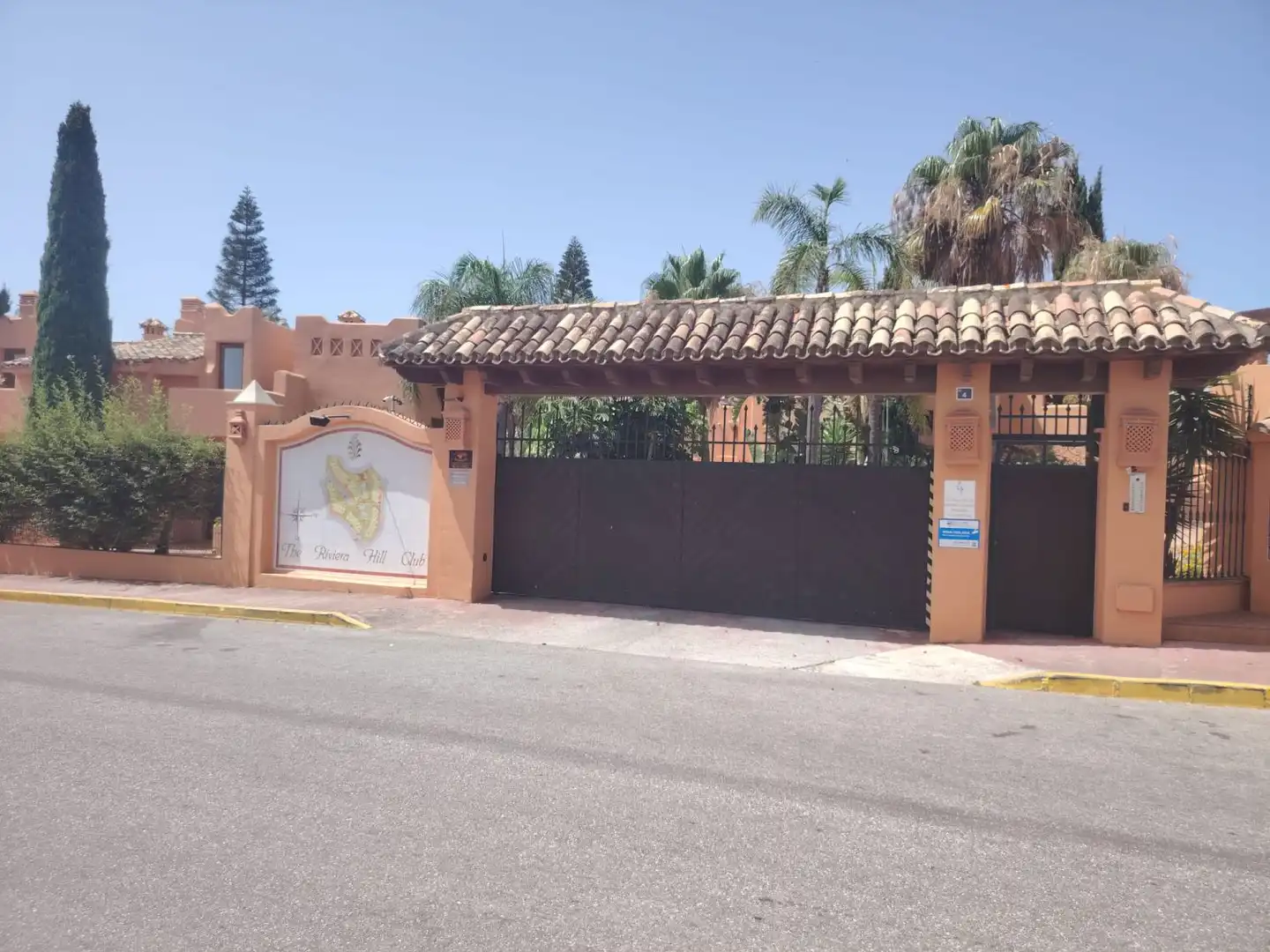 Vista exterior de Casa o xalet en venda en Mijas amb Calefacció, Jardí privat i Terrassa
