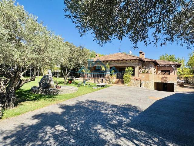 Casa-chalet en Venta en De La Iglesia en Pepino