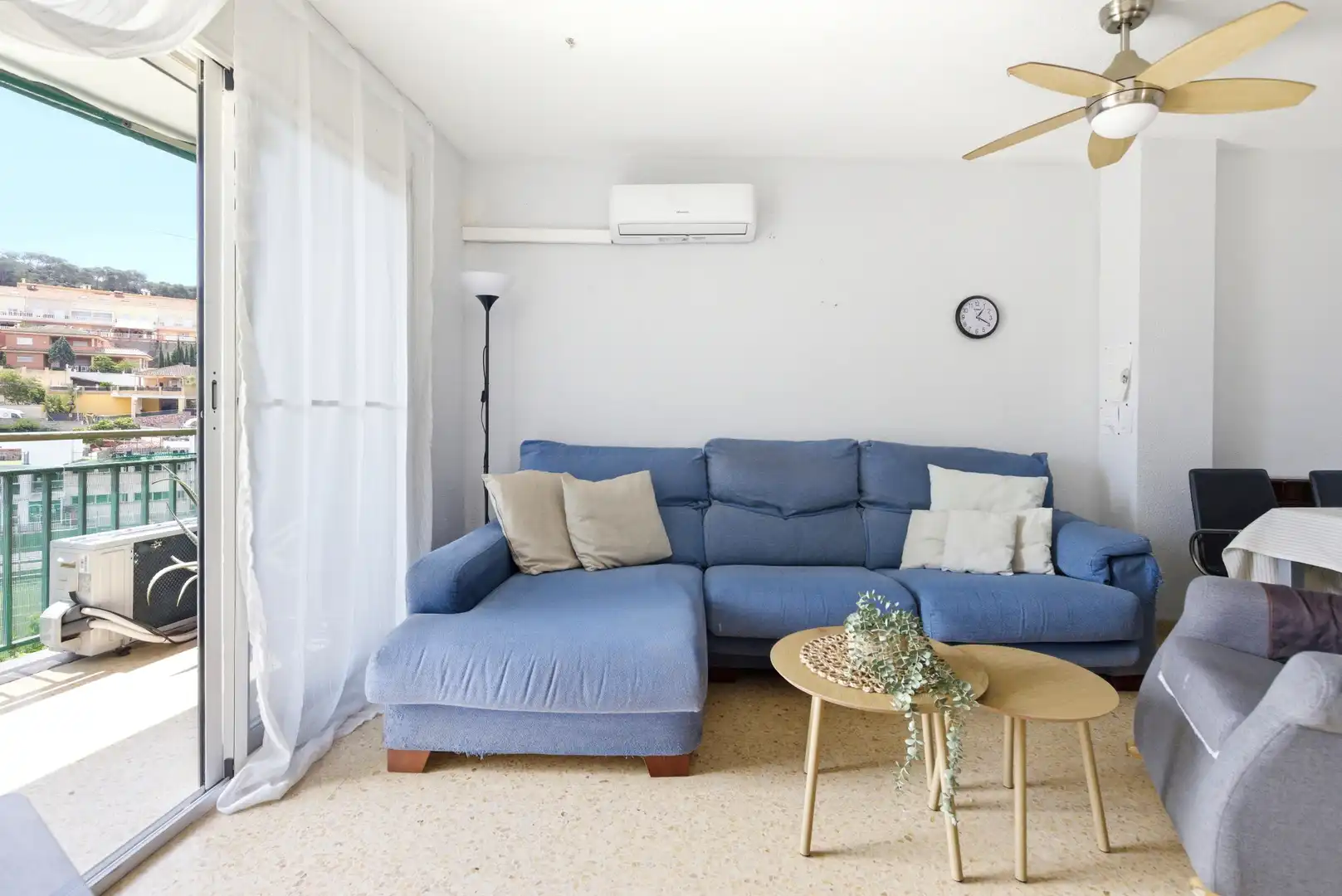Sala de estar de Piso en venta en Serra con Aire acondicionado, Trastero y Horno