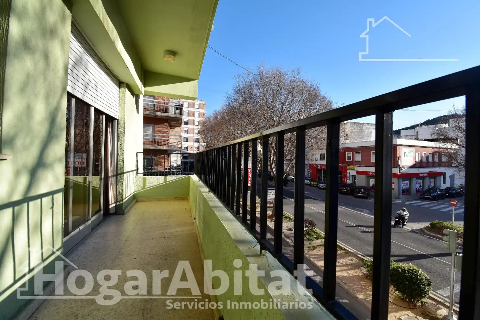 Vista exterior de Piso en venta en Oliva con Terraza, Amueblado y Balcón